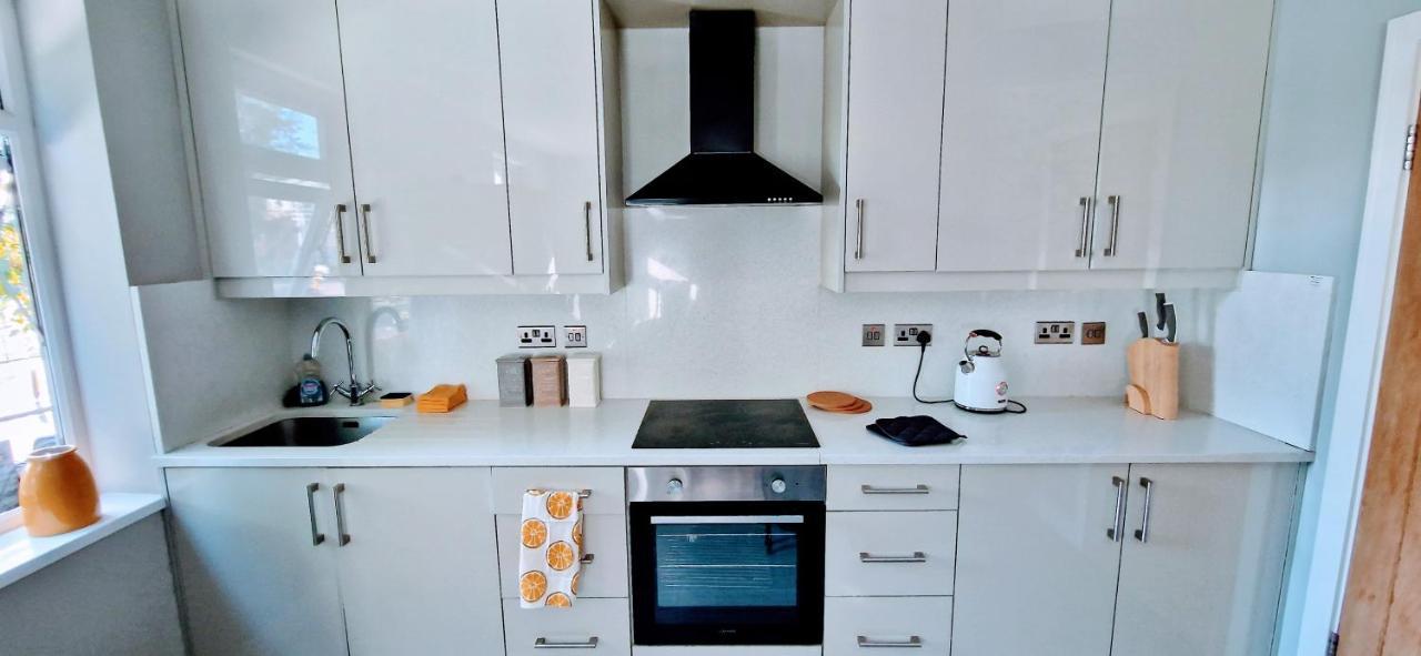 Central Reading Modern 3Br Flat - Walk To Station And High Street المظهر الخارجي الصورة
