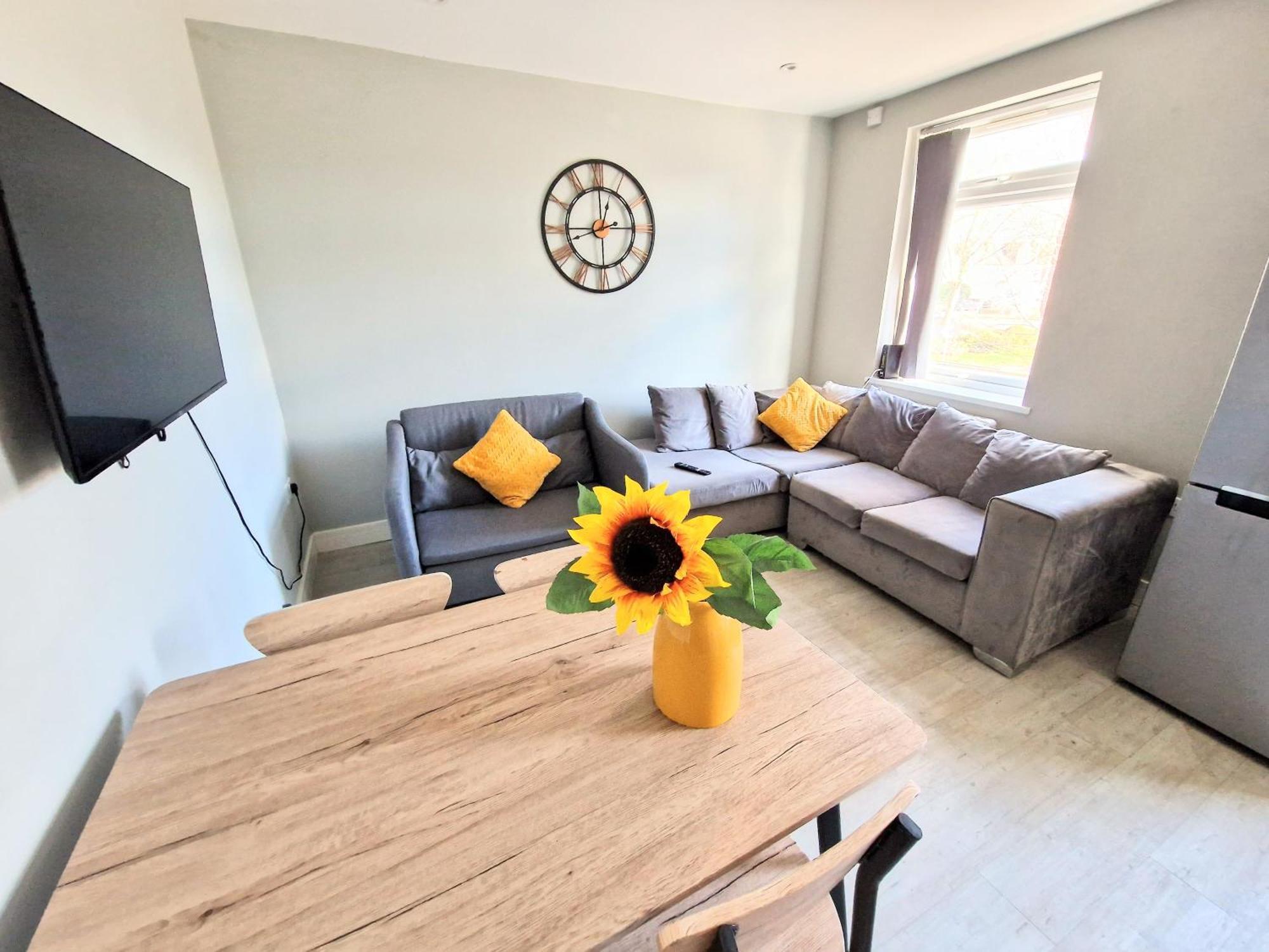 Central Reading Modern 3Br Flat - Walk To Station And High Street المظهر الخارجي الصورة